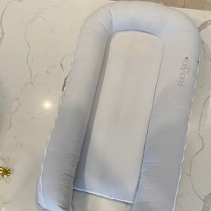 DockATot Grand in Cloud grey